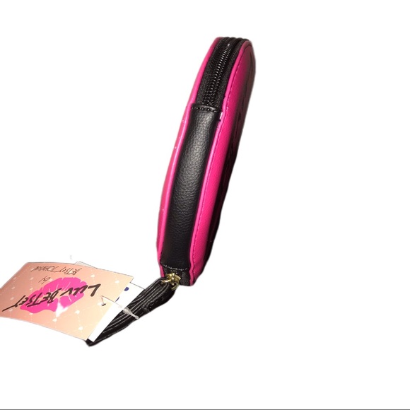 Betsey Johnson Heart purse wristlet - Picture 4 of 6